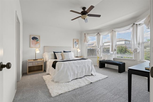 Spacious bedroom with a lovely bay window | Image 14