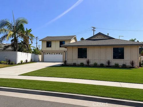 17530 Chestnut St, Fountain Valley, CA, 92708-4512 | Card Image
