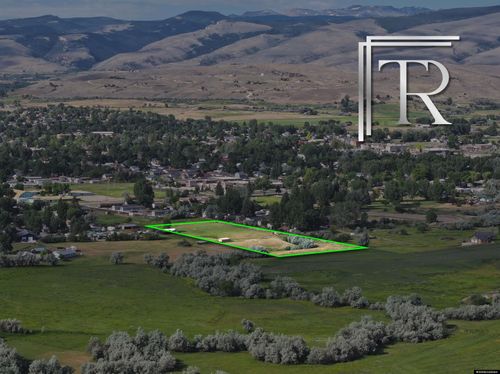 000 Johnson St., Lander, WY, 82520 | Card Image