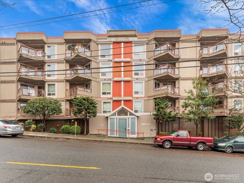 104-711 E Denny Way, Seattle, WA, 98122-2200 | Card Image