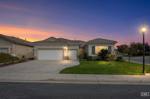 6303 Pinion Ranch Rd, Bakersfield, CA, 93306-7485 | Card Image