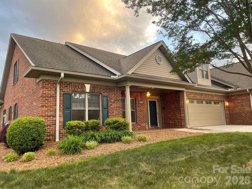 489 26th Ave Ne, Hickory, NC, 28601-1970 | Card Image