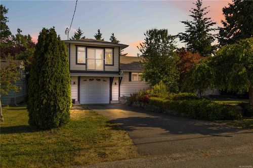 2290 Amelia Ave, Sidney, BC, V8L2H8 | Card Image