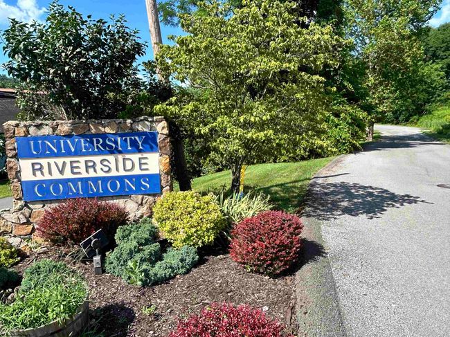 7205 University Commons Dr, Condo with 4 bedrooms, 4 bathrooms and 3 parking in Morgantown WV | Image 38