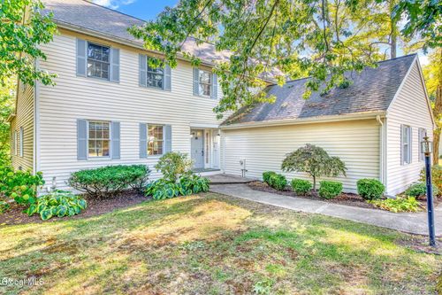 5 Gibbs Cir, Menands, NY, 12204-2234 | Card Image