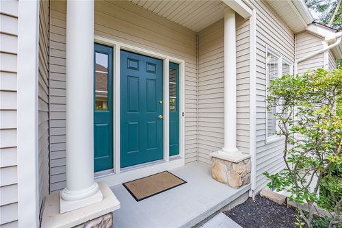 1096 Yorkshire Way, Victor, NY, 14564-1520 | Card Image