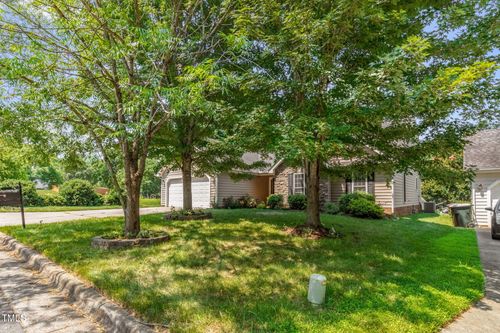 6001 Black Willow Dr, Greensboro, NC, 27405-8203 | Card Image