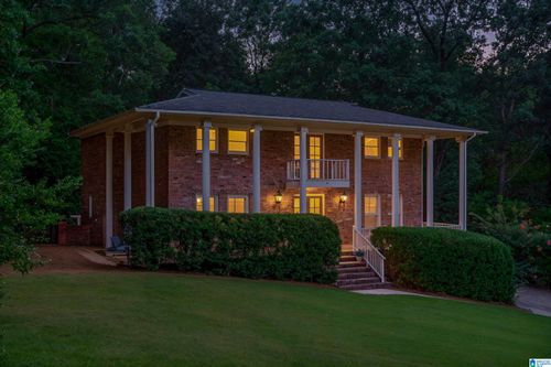 3411 Stoneleigh Dr, Vestavia, AL, 35223-2217 | Card Image