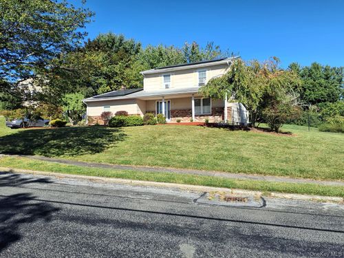 132 Neptune Dr, Monroe, NY, 10950-5221 | Card Image