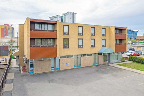 1-10-1133 17 Ave Nw, Calgary, AB, T2M0P7 | Card Image