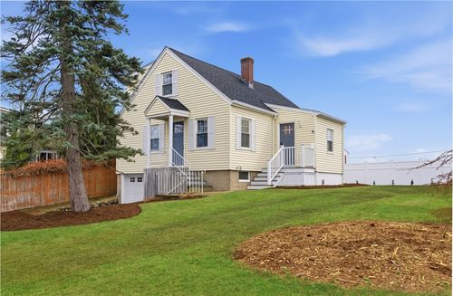 377 England St, Cumberland, RI, 02864-7259 | Card Image