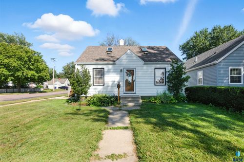600 S Hawthorne Ave, Sioux Falls, SD, 57104-4013 | Card Image