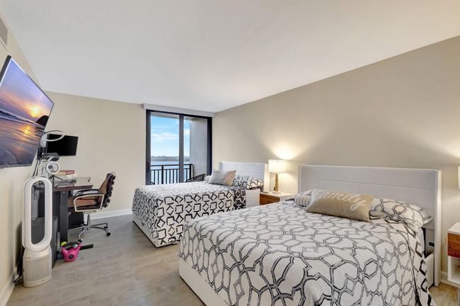APT-7C - 5460 N Ocean Dr, Condo with 2 bedrooms, 2 bathrooms and null parking in Riviera Beach FL | Image 22