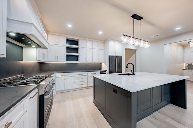 85 Isle Of View Dr, House other with 5 bedrooms, 4 bathrooms and null parking in Tool TX | Image 5