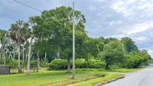 9461 W Norfolk St, TAMPA, FL, 33615-2704 | Card Image