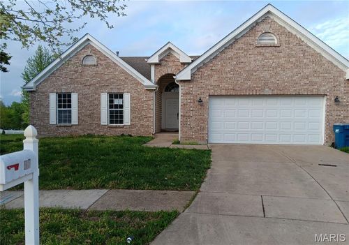 318 Coventry Trail Ln, Maryland Heights, MO, 63043-5136 | Card Image