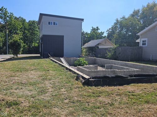 965 Minnesota St, Indianapolis, IN, 46203-3956 | Card Image