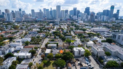516 Sw 7th Ct, Miami, FL, 33130-2607 | Card Image