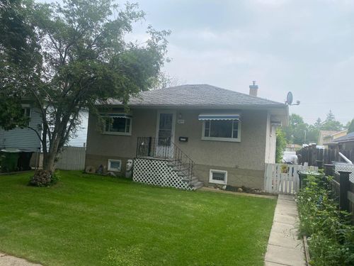 5211 49 St, Camrose, AB, T4V1N8 | Card Image