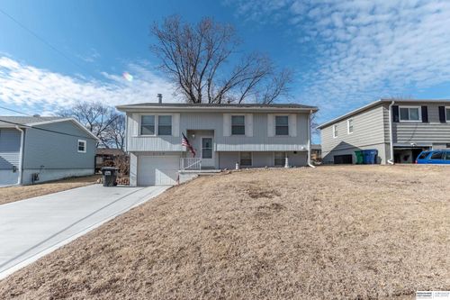 7112 S 78th St, La Vista, NE, 68128-2233 | Card Image