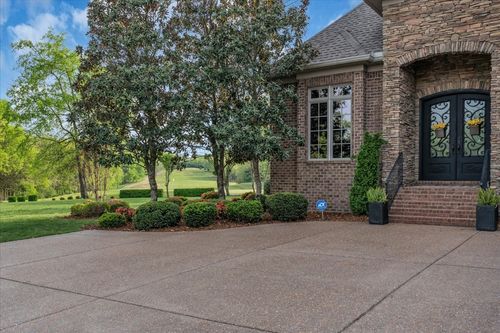 1055 Litchfield Pl, Gallatin, TN, 37066-5611 | Card Image