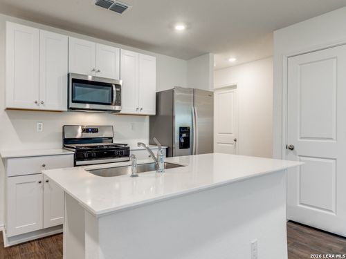 13927 San Saba Fls, San Antonio, TX, 78253-7390 | Card Image