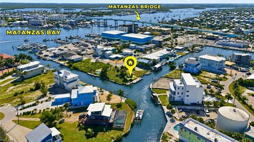 800 3rd St, FORT MYERS BEACH, FL, 33931-2102 | Card Image