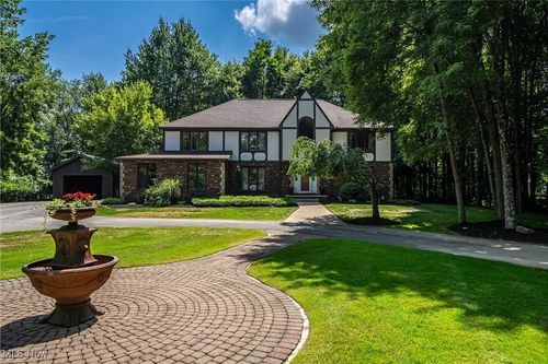 38450 Pettibone Rd, Solon, OH, 44139-5139 | Card Image