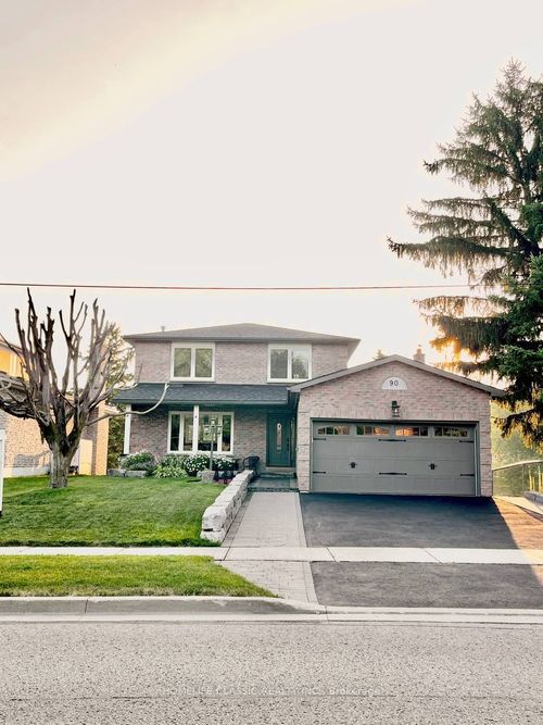 90 Carlson Dr, Newmarket, ON, L3Y5H3 | Card Image