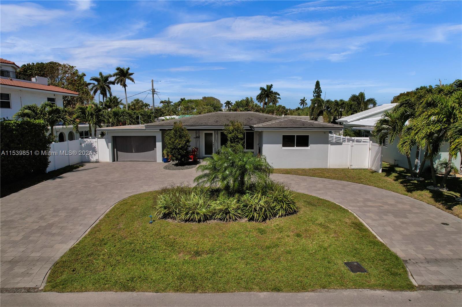 Oceanic Ave, Lauderdale By The Sea, FL 33308