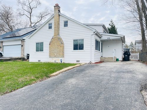 908 Ridge Ave, Wauconda, IL, 60084-1454 | Card Image