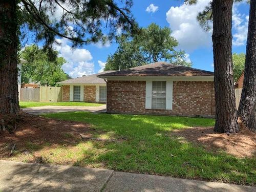 15803 Mill Point Drive, Houston, TX, 77059 | Card Image
