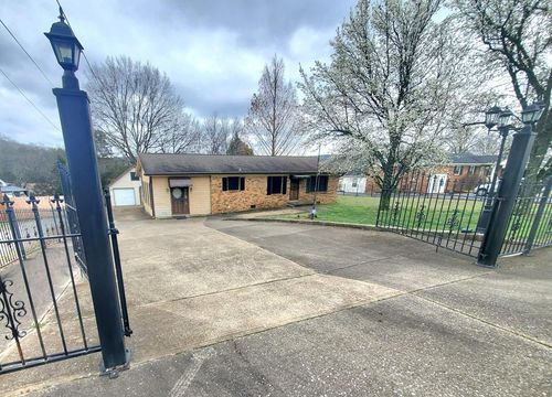 18 Roberts Ln, Lebanon, TN, 37087-9296 | Card Image