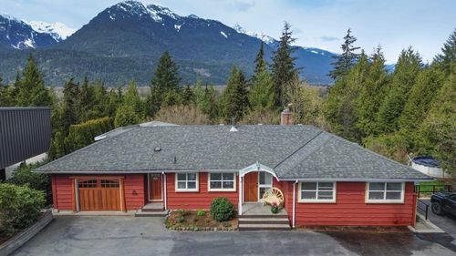 40549 Ayr Dr, Squamish, BC, V0N0P3 | Card Image