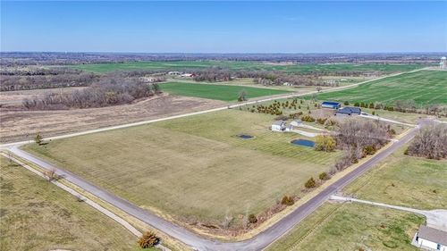 2063 Hedgehill Dr, Bates City, MO, 64011 | Card Image