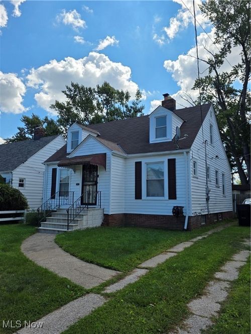 12813 North Rd, Cleveland, OH, 44111-4562 | Card Image