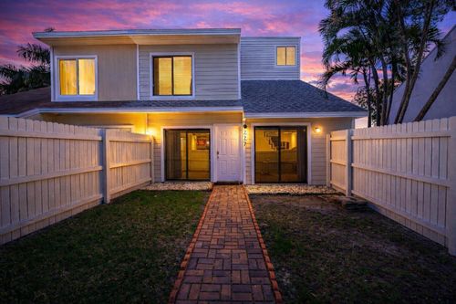 9227 Green Meadows Way, Palm Beach Gardens, FL, 33418-5745 | Card Image