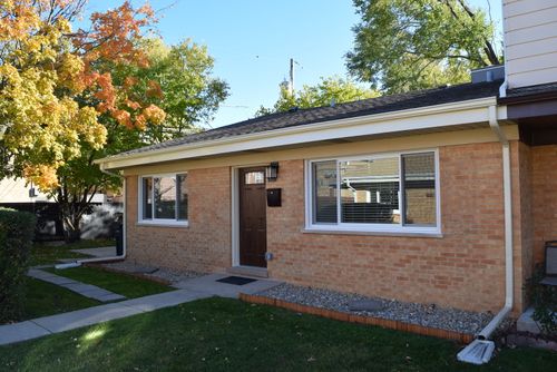 9059 N Clifton Ave, Niles, IL, 60714-1421 | Card Image