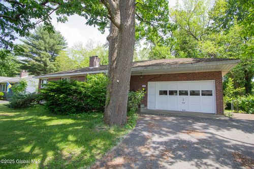 59 Parkwood Dr, Colonie, NY, 12205-2519 | Card Image