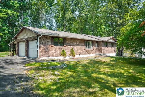 2220 Paper Ln, East Stroudsburg, PA, 18302-8985 | Card Image