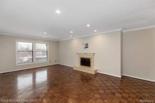 apt-22-1750 Vernier Rd, Grosse Pointe Woods, MI, 48236-1570 | Card Image