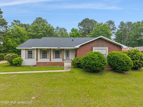 210 E Lakeside Dr, Hattiesburg, MS, 39402-2209 | Card Image