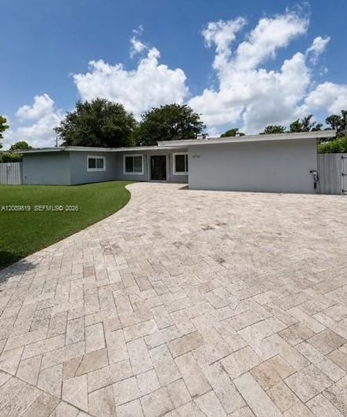 18700 Ne 21st Ave, North Miami Beach, FL, 33179-4306 | Card Image