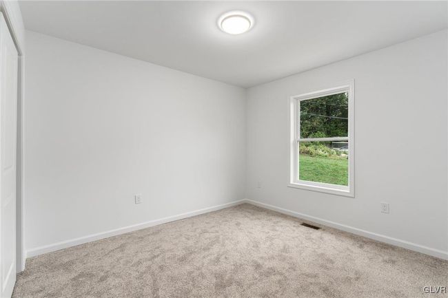 Model photos of townhomes. | Image 25