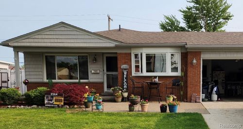 14133 Stratford St, Riverview, MI, 48193-7550 | Card Image