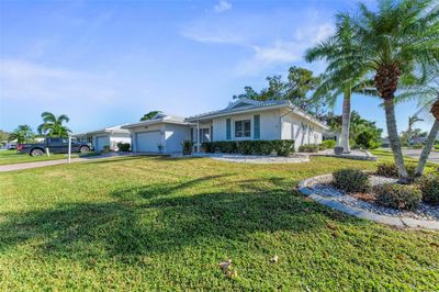 1507 N Knollwood Drive, House other with 2 bedrooms, 2 bathrooms and null parking in Bradenton FL | Image 3