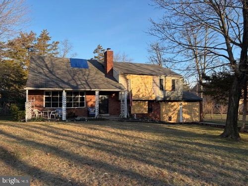 5 Farber Dr, CHALFONT, PA, 18914-1472 | Card Image