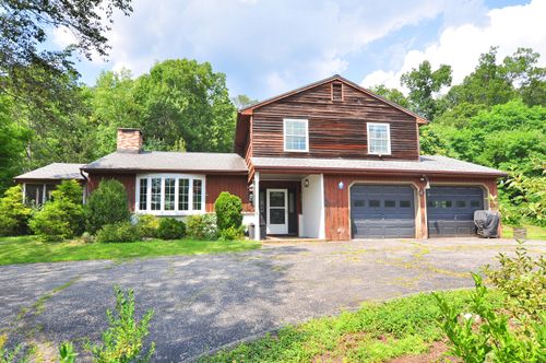 5 Old Shelter Rock Rd, Bethel, CT, 06801-1312 | Card Image