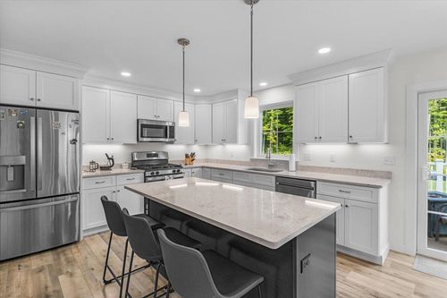 246 Hendee Ln, Jericho, VT, 05465-2560 | Card Image