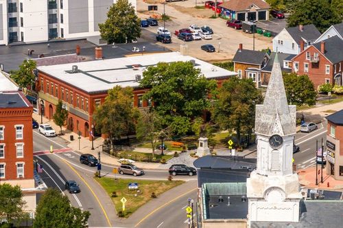 1 N Main St, Rochester, NH, 03867-1946 | Card Image